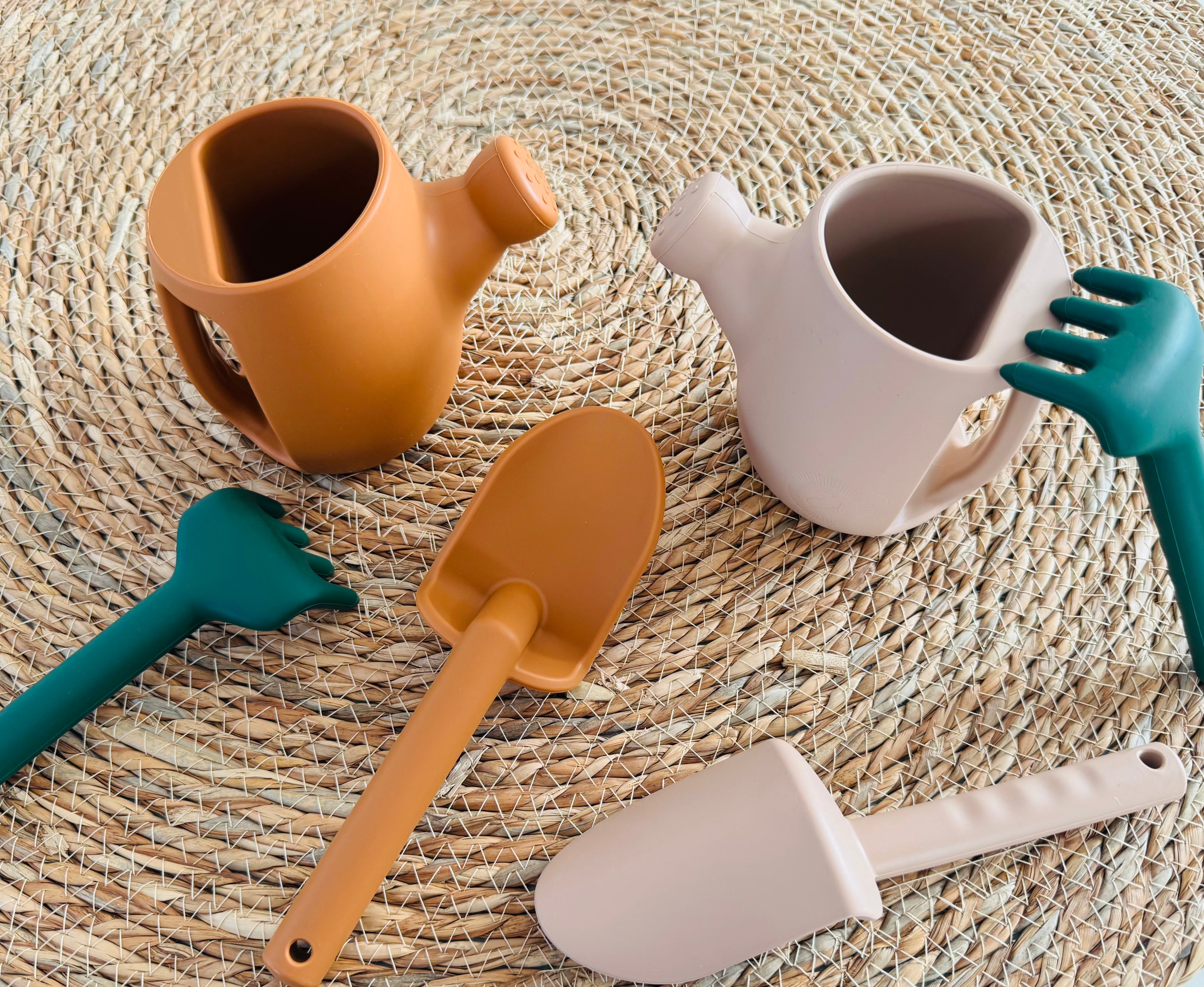 Petit set de jardinage en silicone - Beige rosé