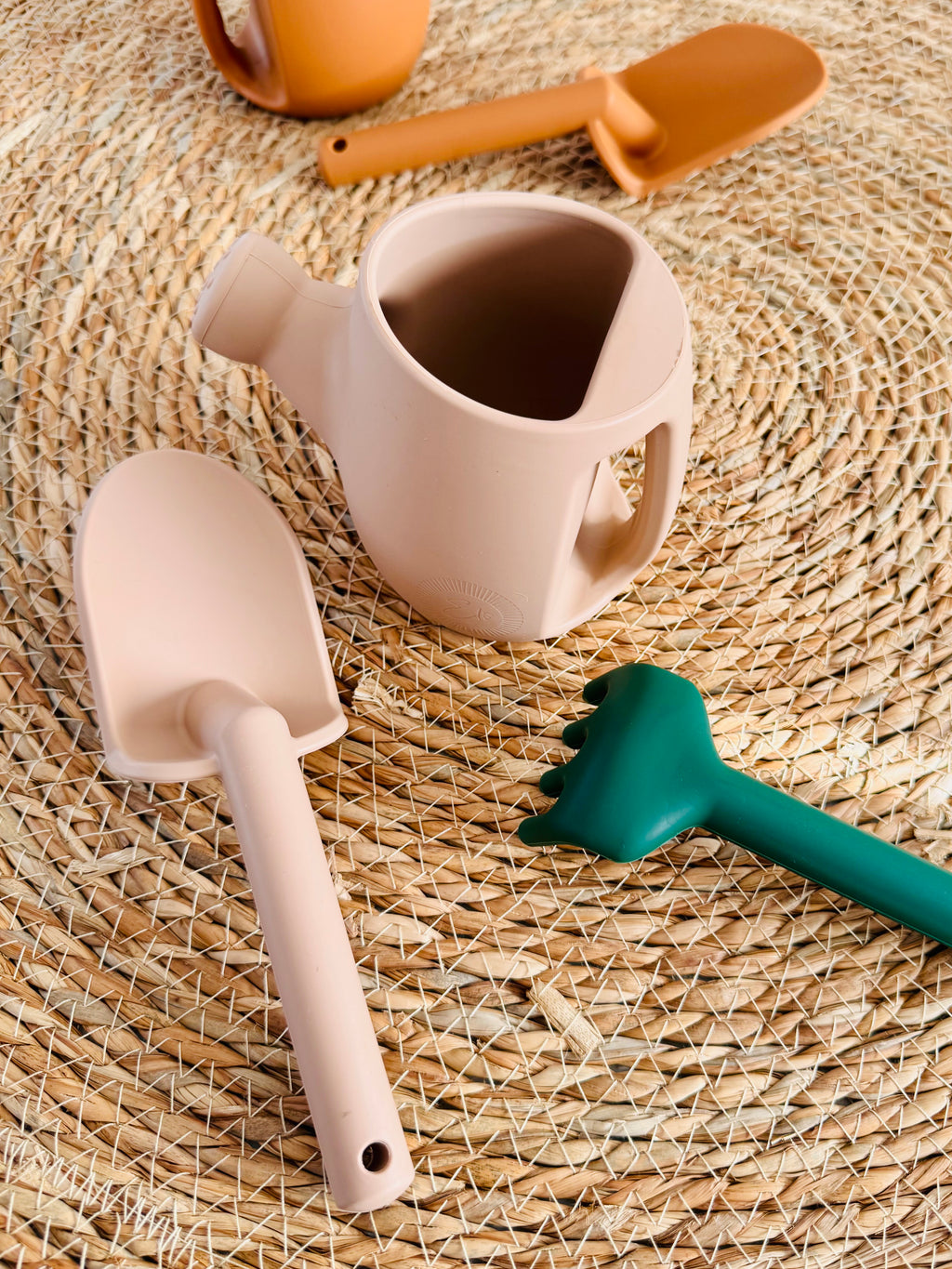 Petit set de jardinage en silicone - Beige rosé