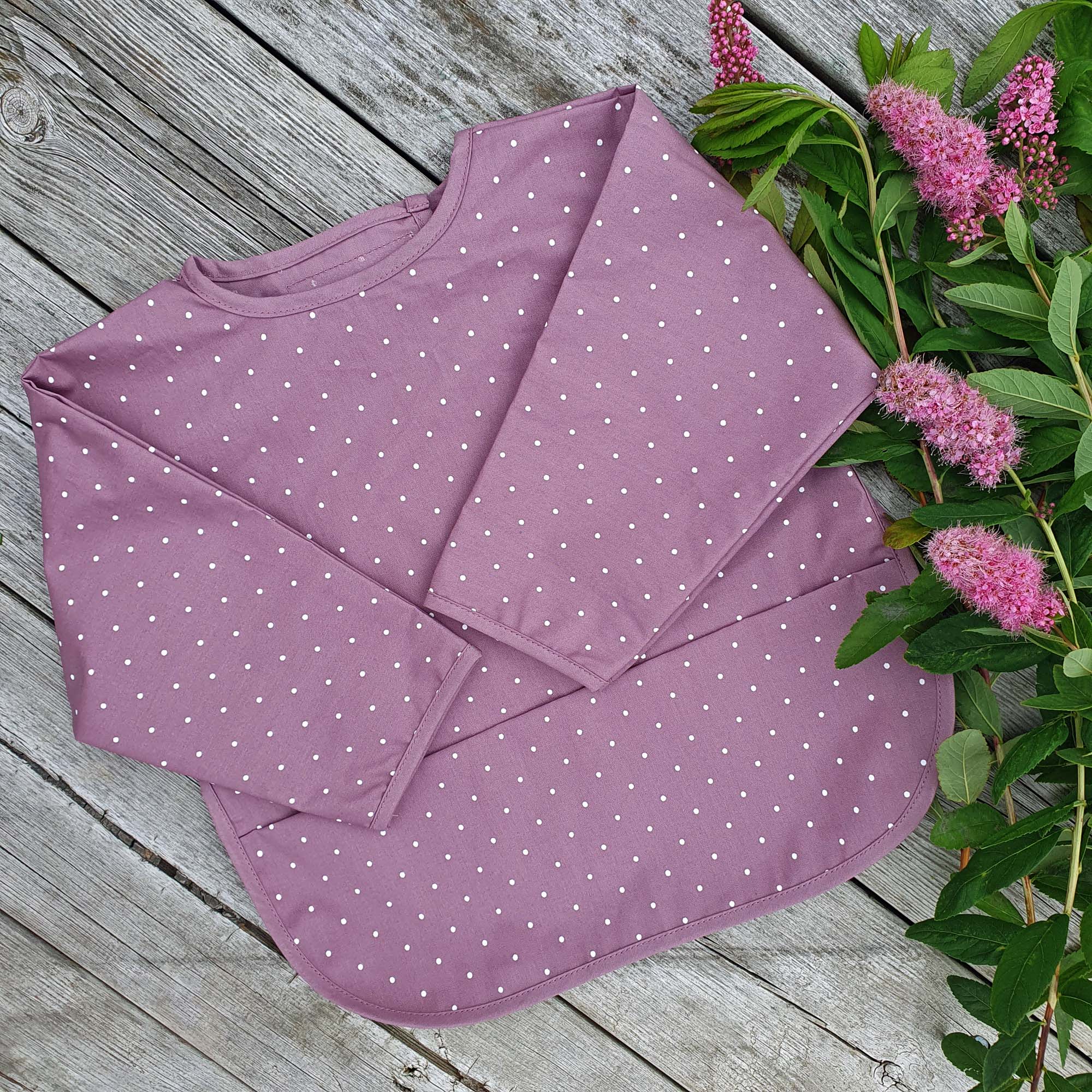 Bavoir à manches imperméable en coton bio – Raisin